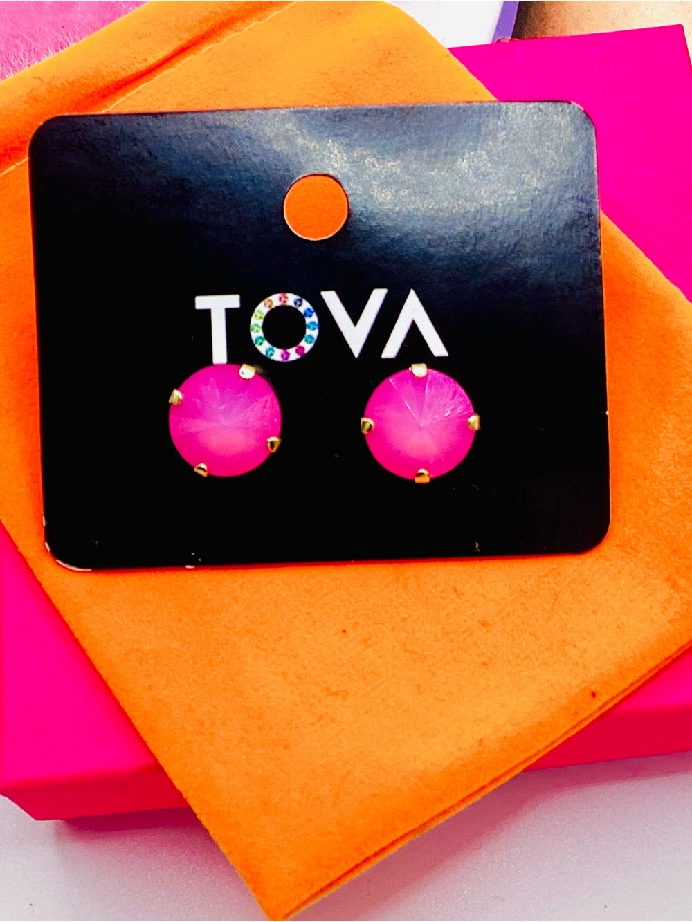 TOVA Oakland studs in Fairy Dust Ultra Fuschia